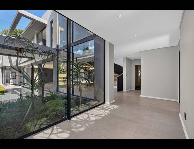 5 BEDROOM HOUSE FOR SALE IN BRYANSTON